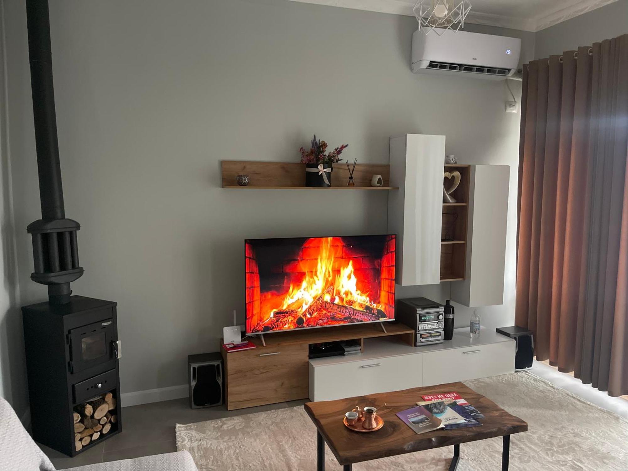Agnesa Apartamento *